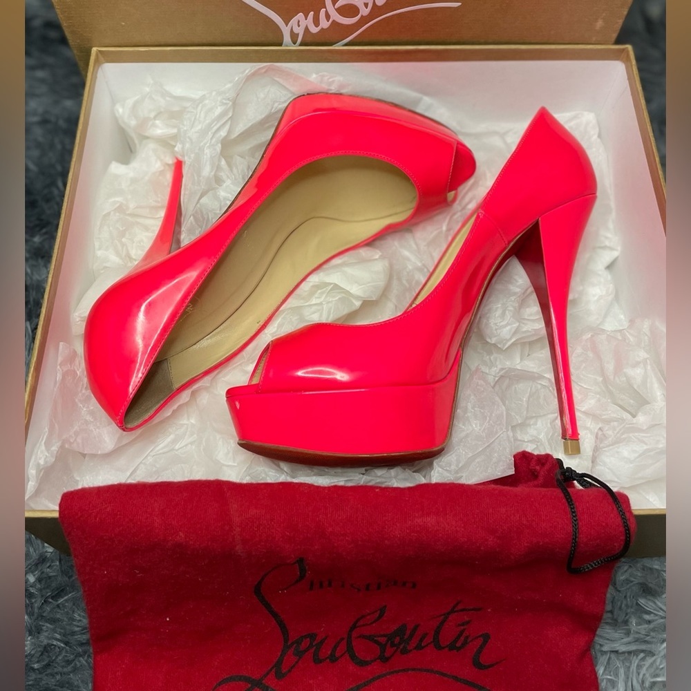 Christian  Louboutin Rose Paris Fluo Patent Leather Troca 140, Size 39